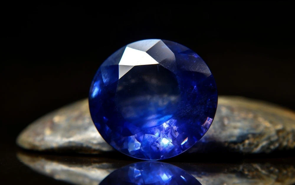 Zaffiro blu di Ceylon